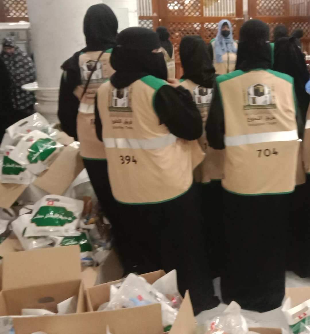 Sawaeed_alkhair's tweet image. اللهم اجعلنا أهلاً لما رزقتنا به من نعم بأن نكون مفاتيح للخير في أفضل البقاع
بسبل الخير نحن لانختار ولكن الله يختار لأنه رزق الآخرة
والله يرزقه لمن أحب من عباده لم يكن ولايكون يسيرا
أي عمل ولكن بالنيةوالعزيمة ومحبةمانعمل ونتجاوز المشقة
#حج_1445هـ 
@csdm1382 
@Wedad_alahmdi