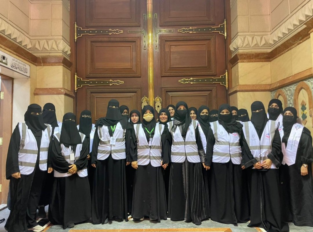 Sawaeed_alkhair's tweet image. اللهم اجعلنا أهلاً لما رزقتنا به من نعم بأن نكون مفاتيح للخير في أفضل البقاع
بسبل الخير نحن لانختار ولكن الله يختار لأنه رزق الآخرة
والله يرزقه لمن أحب من عباده لم يكن ولايكون يسيرا
أي عمل ولكن بالنيةوالعزيمة ومحبةمانعمل ونتجاوز المشقة
#حج_1445هـ 
@csdm1382 
@Wedad_alahmdi