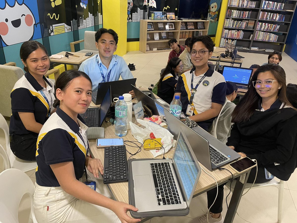 valcitylibrary's tweet photo. Tonight at Valenzuela City Library (ValACE).
#ValACEAtNight #ValACE #AkoAtAngAklatan #AklatanNatinIto #ValenzuelaCityLibrary https://t.co/xh7O8mhmdF