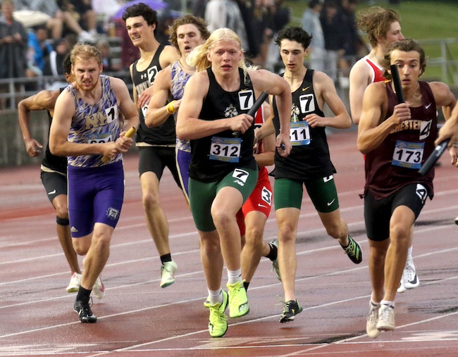 TheManiacHiker's tweet photo. Boys State Track Finals-Floyd Central medals in 3 events...Brock Conrad 7th in discus at 162 feet, 6 inches...400 meter relay team 8th in 42.61 seconds...Will Conway 3rd in 3,200 meter run in 8:56.71...Henry Fisher just misses in 300 hurdles in 10th in 39.28 seconds... https://t.co/htHY2XHBoZ