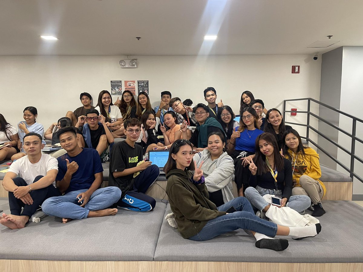 valcitylibrary's tweet photo. Tonight at Valenzuela City Library (ValACE).
#ValACEAtNight #ValACE #AkoAtAngAklatan #AklatanNatinIto #ValenzuelaCityLibrary https://t.co/xh7O8mhmdF