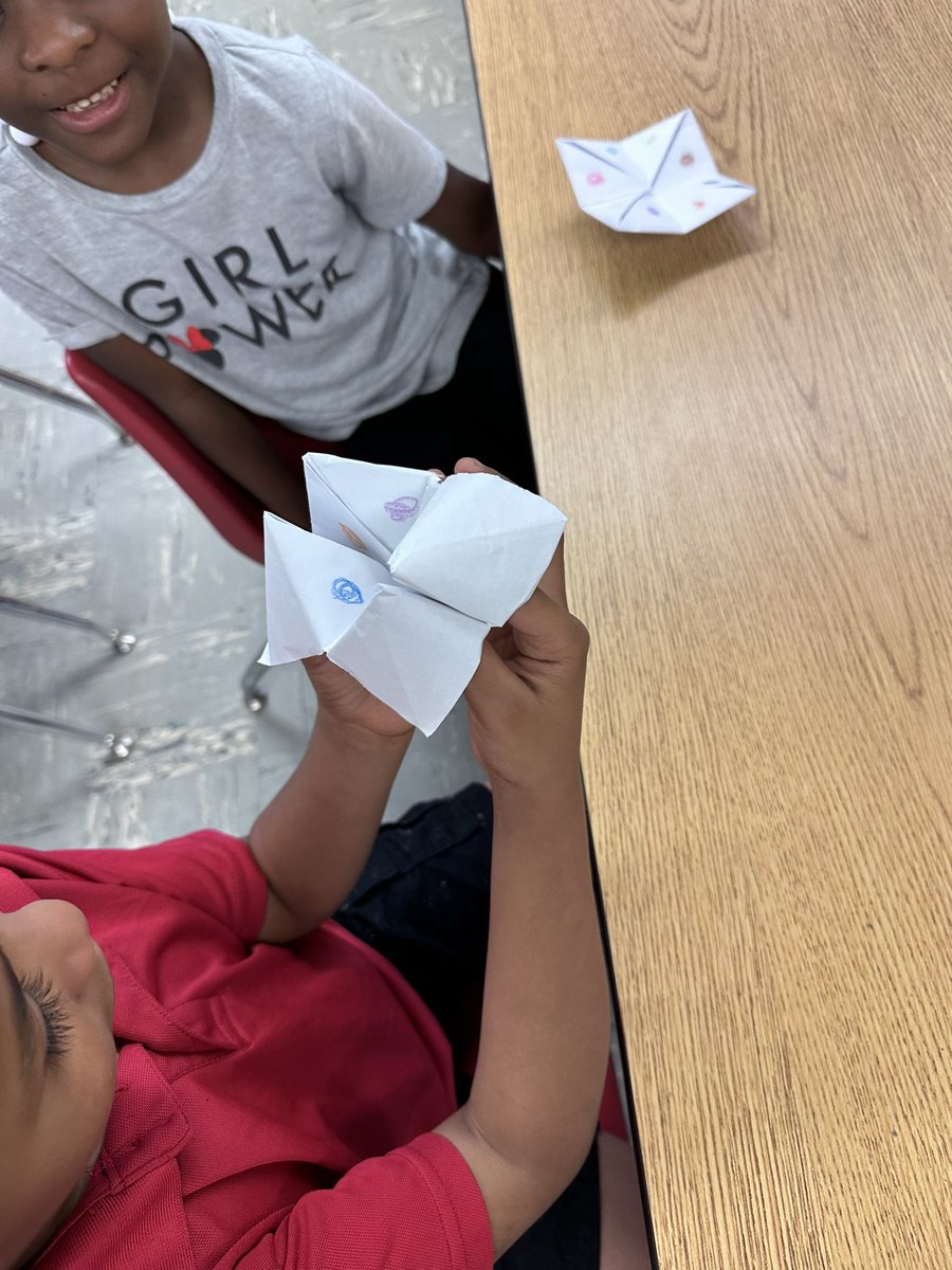 profesammyleon's tweet photo. Excited to see our kindergarten scholars developing critical thinking skills! Through creating their own “manzanita de Peru”, they’re learning to ask questions and think creatively about the natural resources.#GlobalLeaders #UnitingOurWorld @ParticipateLrng https://t.co/fO4RZjPGy4