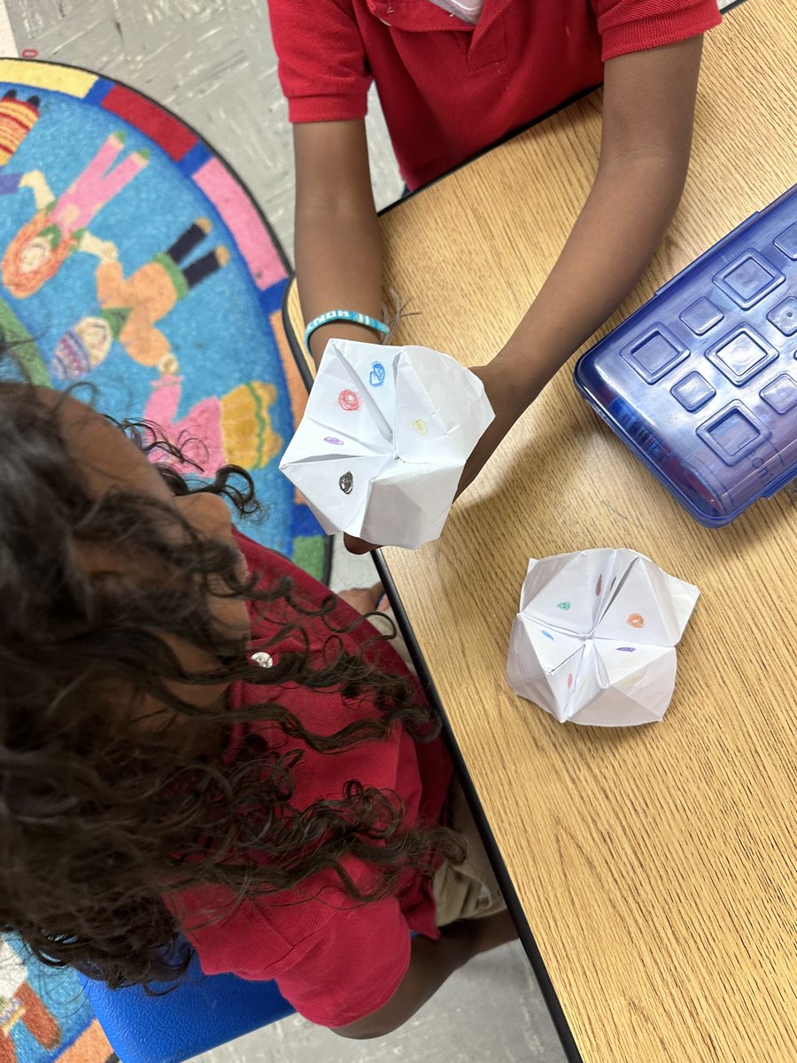 profesammyleon's tweet photo. Excited to see our kindergarten scholars developing critical thinking skills! Through creating their own “manzanita de Peru”, they’re learning to ask questions and think creatively about the natural resources.#GlobalLeaders #UnitingOurWorld @ParticipateLrng https://t.co/fO4RZjPGy4