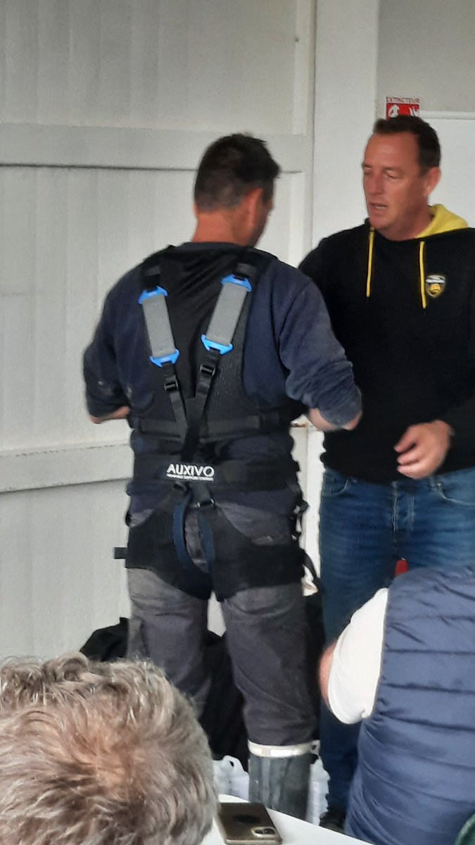 MSAdesCharentes's tweet photo. [🦪OSTRÉICULTURE🦪]

journée élus #MSAdesCharentes 

📢 Interventions sur l'emploi et la prévention 
✔️ Expérimentation escape game 🎲 "prévention"
✔️ Présentation de l'exosquelette 🦾
✔️ Présentation de l'activité 🦪

#ostréiculture #emploisaisonnier #élusMSA #exosquelette https://t.co/FJfjksjxgu
