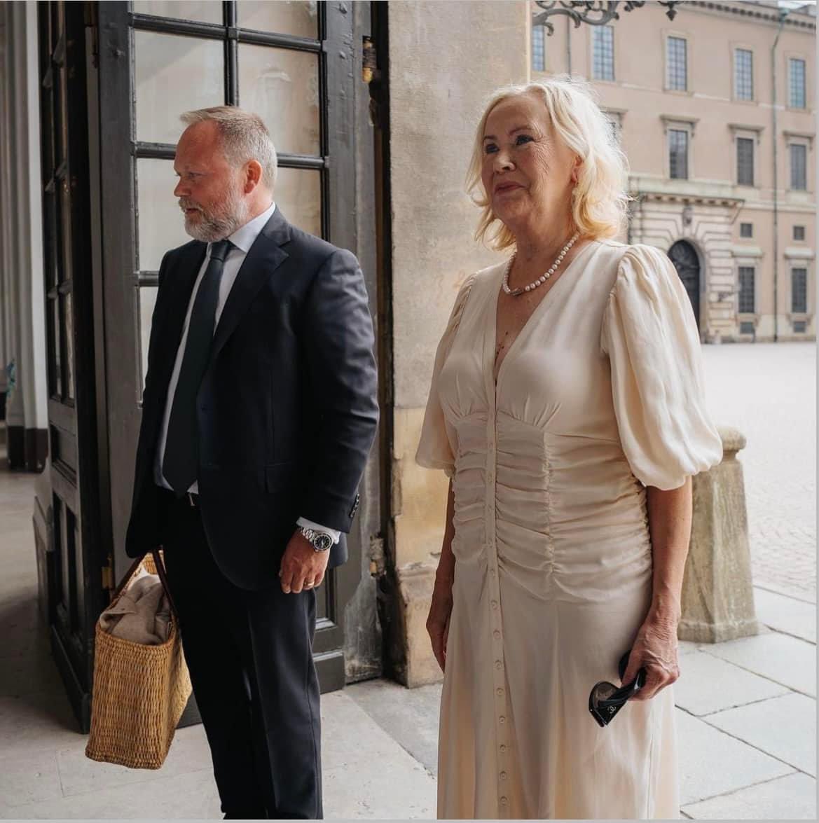CarregCariad's tweet photo. I never expected in my wildest dreams that one of my idols wearing a piece of jewellery I made. Especially getting a lifetime achievement award in Sweden. I’m still in shock! Yes I made Agnetha’s necklace! #abba #MarathonConcert2024 #handmadejewelry #welsh #Agnetha https://t.co/K4Hx58lADf