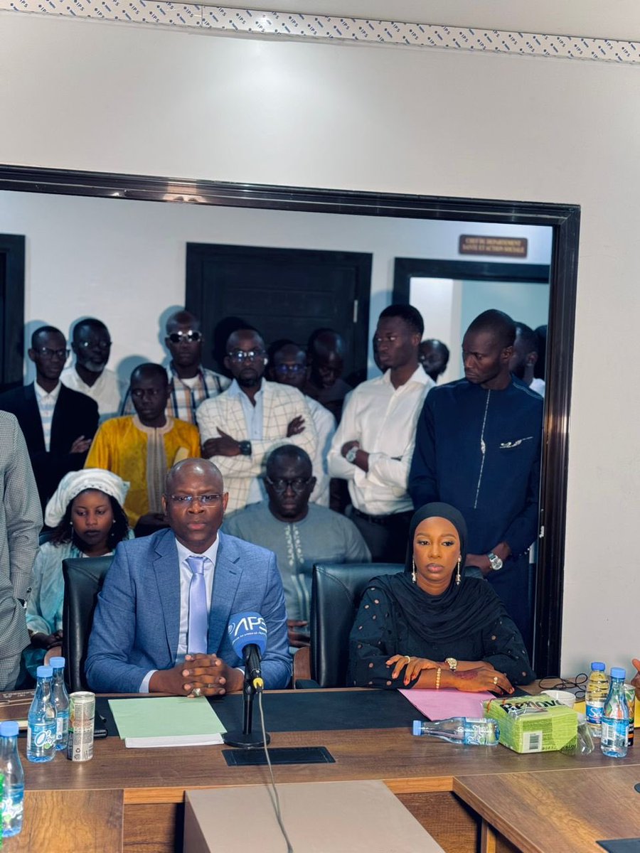 Lembedellectuel's tweet photo. #Passation: Mme Fatima Mbengue Officiellement installée, Directrice Générale de l’Office National des Pupilles de la Nation (ONFP).
#senegal https://t.co/wsKEXj1f1F