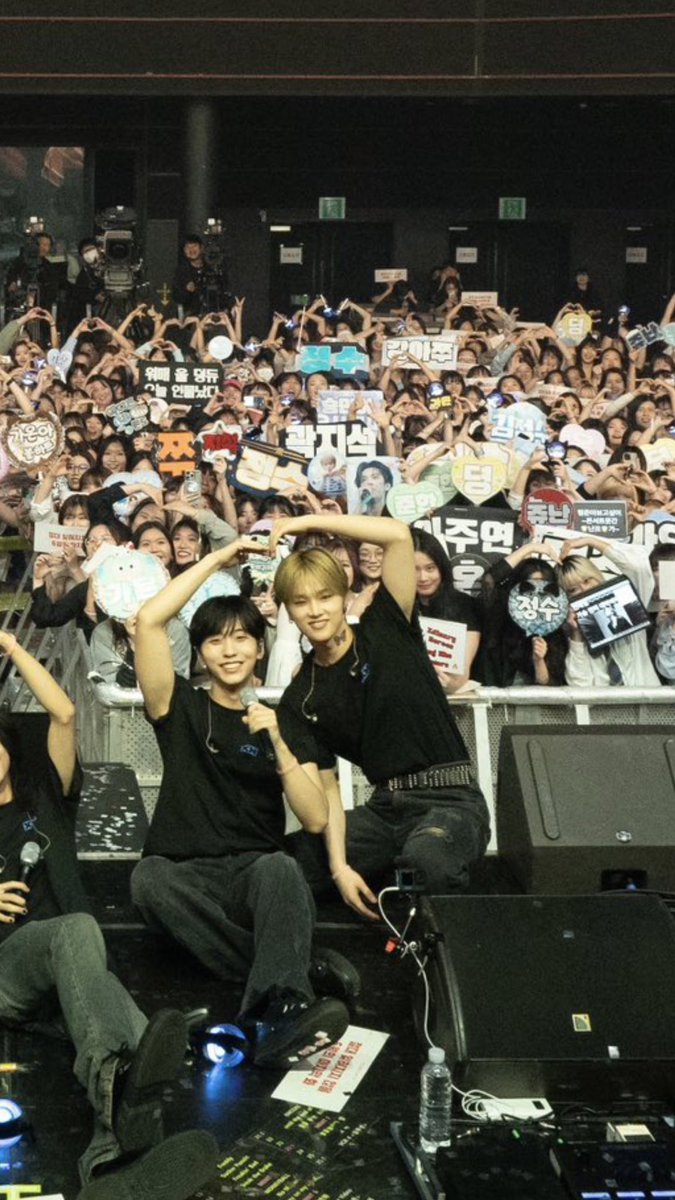 buenos días, recién me doy cuenta de esto
–🍁