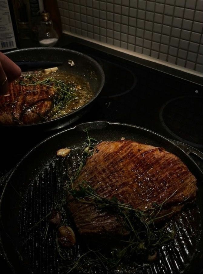 iDampyr's tweet photo. 03.05 |📍Heli &amp; Helen's Penth0use 
> @iDampyr as meat eater 
> @BL00DYOFTR0Y as food tester
> @holisticrains as heretic chef

          𝑬𝒂𝒕𝒊𝒏𝒈 𝒊𝒔 𝒂 𝒏𝒆𝒄𝒆𝒔𝒔𝒊𝒕𝒚, 𝒃𝒖𝒕 𝒅𝒊𝒏𝒊𝒏𝒈 𝒊𝒔 𝒂𝒏 𝒂𝒓𝒕 𝒇𝒐𝒓𝒎. https://t.co/zCemaF43cB