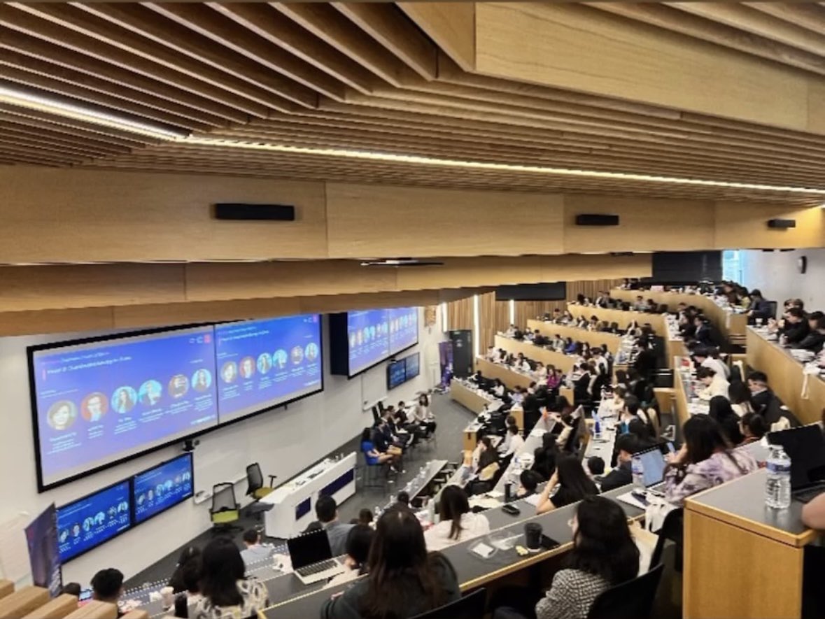 RcjWang's tweet photo. Great to speak last wkd at @LBS London Business School’s 13th China Business Forum on “Healthcare Investments”👏 brilliant panel of speakers, sharing insights on health policy/healthtech solutions for addressing shared challenges across UK &amp; China https://t.co/iaA7AOdcC7