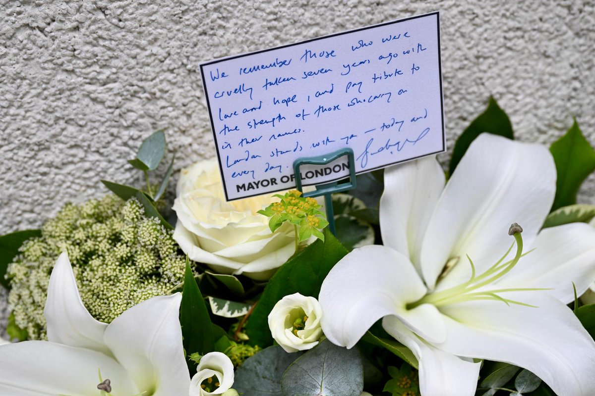 Sadiq Khan tweet media