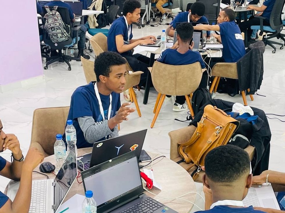 FAOEthiopia's tweet photo. Ethiopian youth convened to demonstrate their solutions to addressing climate crises, focusing on trade, supply chain &amp;water mgt. Winners will pitch their innovations at #ClimateReboot, USA.
#RebootTheEarth

@MinistryofInno2 @UN_OICT @UNYouthAffairs @FAOeagriculture @DPGAlliance https://t.co/SWJnK5OGWU