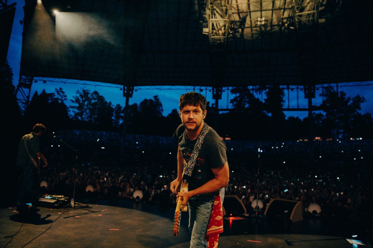 Niall Horan tweet media