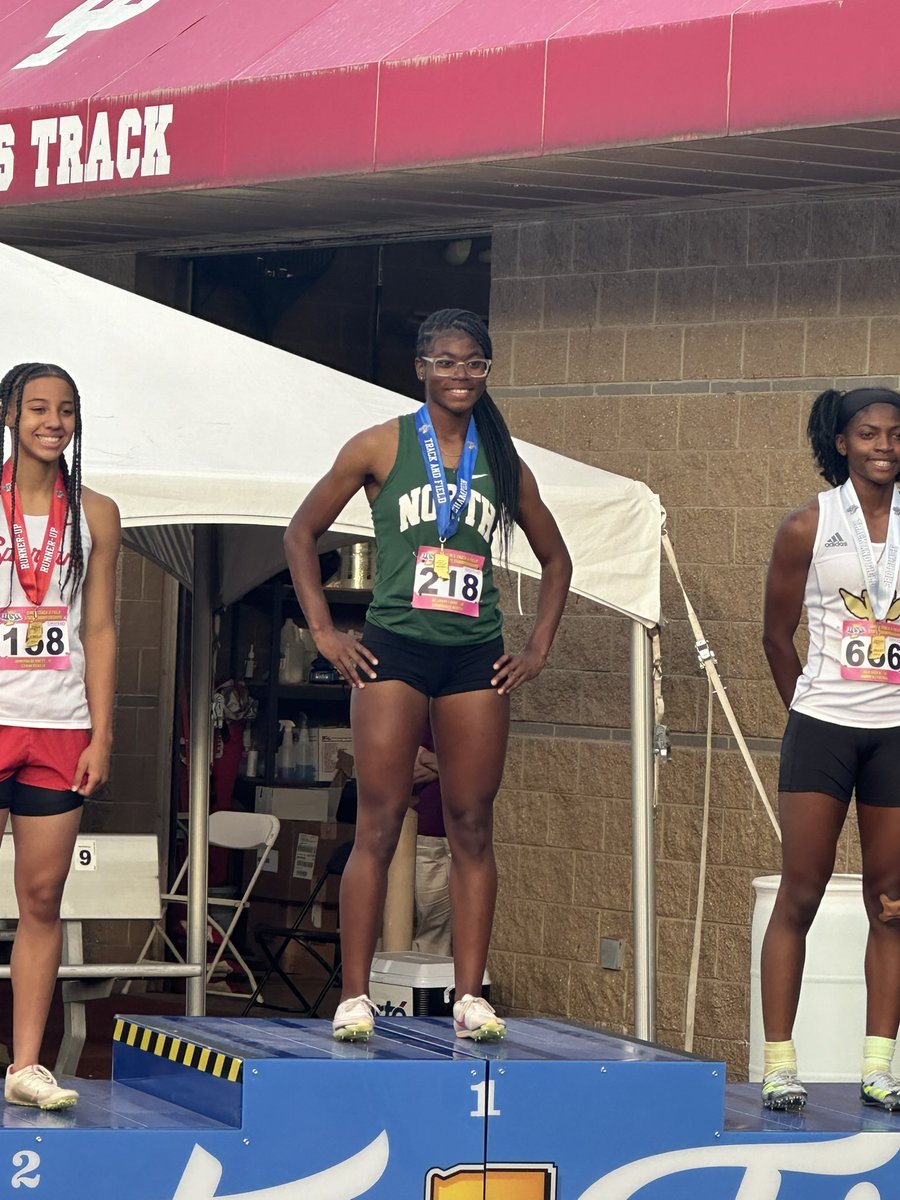 Please help us congratulate these two STATE CHAMPS! We are so proud of Cainen Northington (400M Dash) and De'Janay Layne (200M Dash) from <a href="/EvansvilleNHS/">NHS_Huskies</a> for this incredible accomplishment. Way to go!