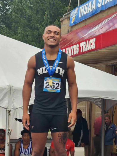 EVSC1's tweet photo. Please help us congratulate these two STATE CHAMPS! We are so proud of Cainen Northington (400M Dash) and De'Janay Layne (200M Dash) from @EvansvilleNHS for this incredible accomplishment. Way to go! https://t.co/nCiXCdyYn0