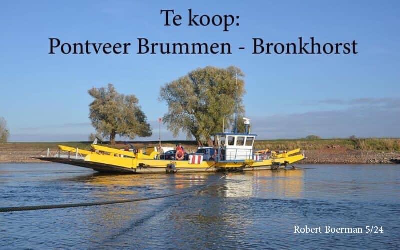 ziekenverzorger's tweet image. De pont van #Brummen naar #Bronkhorst is nog steeds te koop. Wie helpt de eigenaar (72)van de pont af. Wat heb je nodig? Een marifoonbewijs, een radarcertificaat en klein vaarbewijs. That&apos;s it. Bel de eigenaar op 06-53.26.00.52 als je serieuze interesse hebt. #tekoop #veerpont