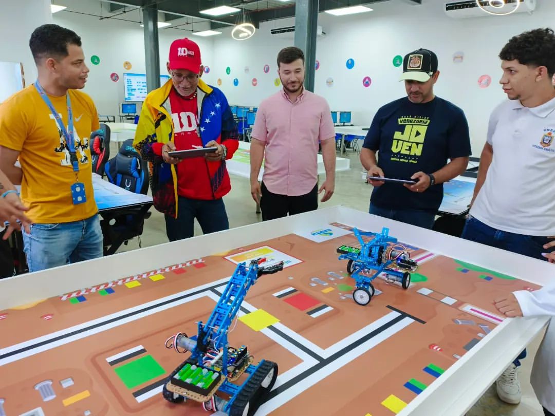 #3Jun | En La Guaira siguen impulsando la enseñanza de las ciencias 🧪👩‍🔬

En el Centro Didáctico para la Enseñanza de las Ciencias, los niños, niñas, jóvenes y adultos cuentan con herramientas y facilitadores que ofrecen un maravilloso recorrido educativo 👏🏻. 

#SanciónCero