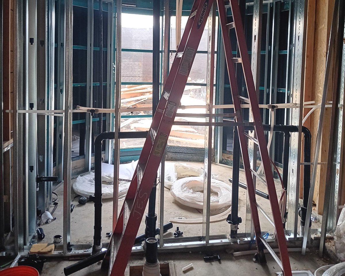 econstructinc's tweet image. Project Update: The Odd One Out Boba Tea Shop in Santa Monica is coming to life! Walls are going up, floors are going in, and the energy is buzzing.  Stay tuned for more updates on this exciting project! #OddOneOut #BobaLove  #econstructBuilds #econstructLAProjects #SantaMonica