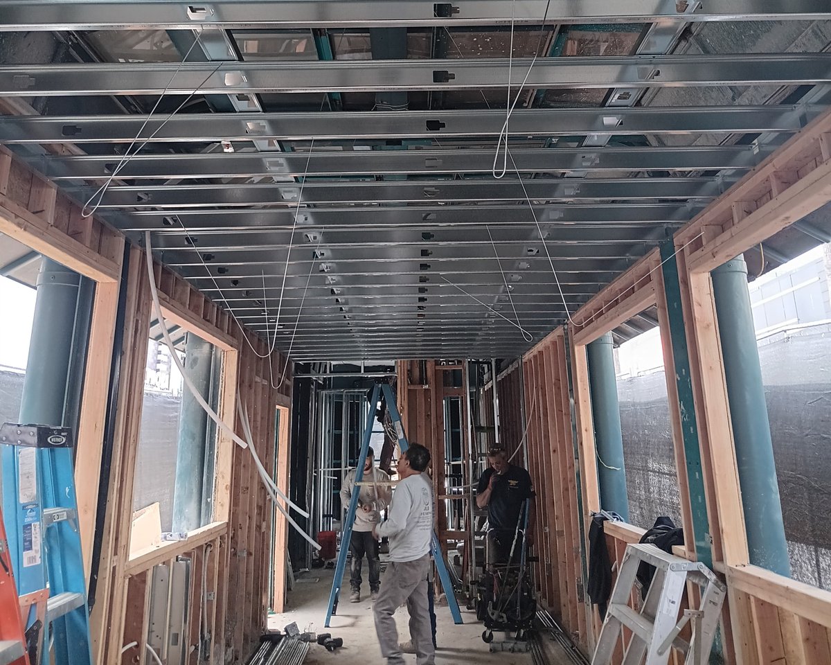 econstructinc's tweet image. Project Update: The Odd One Out Boba Tea Shop in Santa Monica is coming to life! Walls are going up, floors are going in, and the energy is buzzing.  Stay tuned for more updates on this exciting project! #OddOneOut #BobaLove  #econstructBuilds #econstructLAProjects #SantaMonica