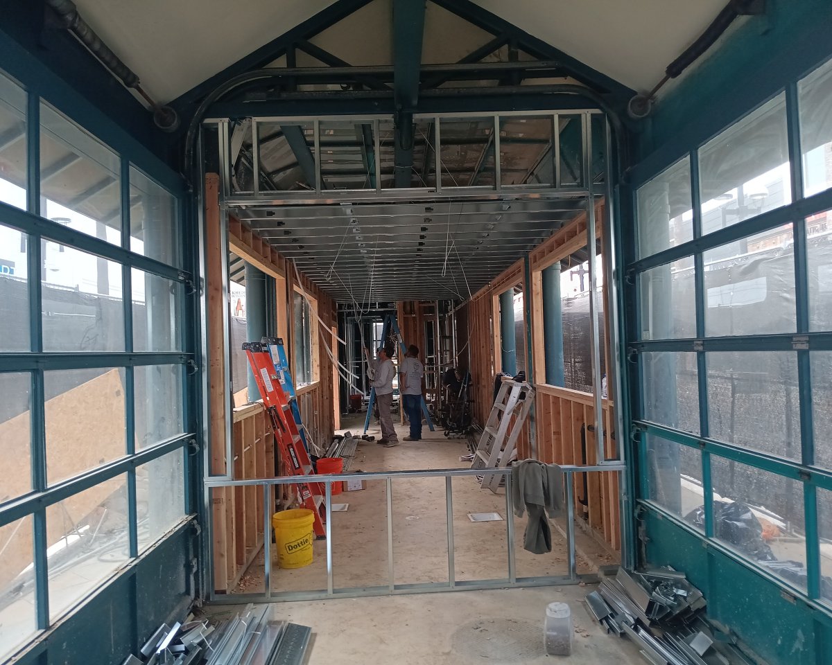 econstructinc's tweet image. Project Update: The Odd One Out Boba Tea Shop in Santa Monica is coming to life! Walls are going up, floors are going in, and the energy is buzzing.  Stay tuned for more updates on this exciting project! #OddOneOut #BobaLove  #econstructBuilds #econstructLAProjects #SantaMonica