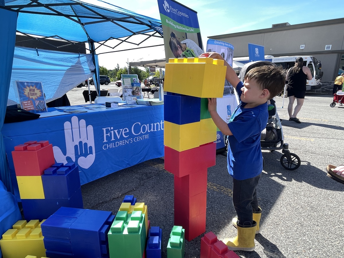 5CountiesKids's tweet photo. TY to everyone who stopped by Saturday’s #CapableCon #peterborough organized by @PTBOCPD . It was a great way to celebrate accessibility + highlight community services that promote inclusion for all!
Hope to see everyone out again in 2025!!
#BuildingLego #PopularPastime https://t.co/2A7tPZ2ZuC