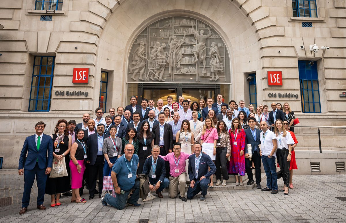 It's #VolunteersWeek2024!

This is a time when we like to say a big thank you to our alumni volunteers. 

Our volunteers

Run our alumni groups 👋
Provide advice to students and recent graduates 🤝
Volunteer for LSE Careers 💼

&amp; more!

#ShapingTheWorld
