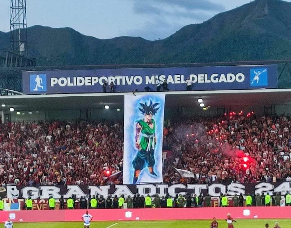 Gdealmeida's tweet photo. Mi reconocimiento absoluto a @Granadictos24. No por el aguante y el espectáculo, que ya eso lo saben de sobra y no hay ni una duda de que son la mejor hinchada de Venezuela. 

Esta vez es reconocer el comportamiento que tuvieron durante toda la final y después de ella 👏🏻🇱🇻 https://t.co/iC4SYr7a00