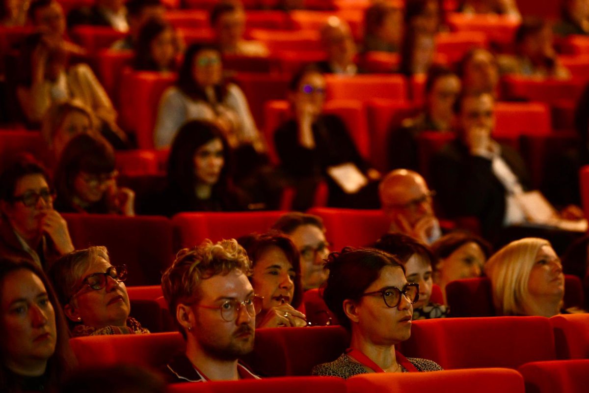 Atout France (@atout_france) on Twitter photo Conférence : Comment la France peut-elle devenir une référence en matière de tourisme durable ? Les #RencontresAtoutFrance se poursuivent avec R. Oudghiri <a href="/IfopOpinion/">Ifop Opinion</a>, <a href="/EtaixJulia/">Julia Etaix</a> <a href="/SNCFConnect/">SNCF Connect</a>, C. Rives <a href="/caissedesdepots/">Caisse des Dépôts</a> <a href="/BanqueDesTerr/">Banque des Territoires</a>, <a href="/KSoleilhavoup/">Karim Soleilhavoup</a> <a href="/logishotels_fr/">Groupe Logis Hôtels</a> Conférence : Comment la France peut-elle devenir une référence en matière de tourisme durable ? Les #RencontresAtoutFrance se poursuivent avec R. Oudghiri <a href="/IfopOpinion/">Ifop Opinion</a>, <a href="/EtaixJulia/">Julia Etaix</a> <a href="/SNCFConnect/">SNCF Connect</a>, C. Rives <a href="/caissedesdepots/">Caisse des Dépôts</a> <a href="/BanqueDesTerr/">Banque des Territoires</a>, <a href="/KSoleilhavoup/">Karim Soleilhavoup</a> <a href="/logishotels_fr/">Groupe Logis Hôtels</a>