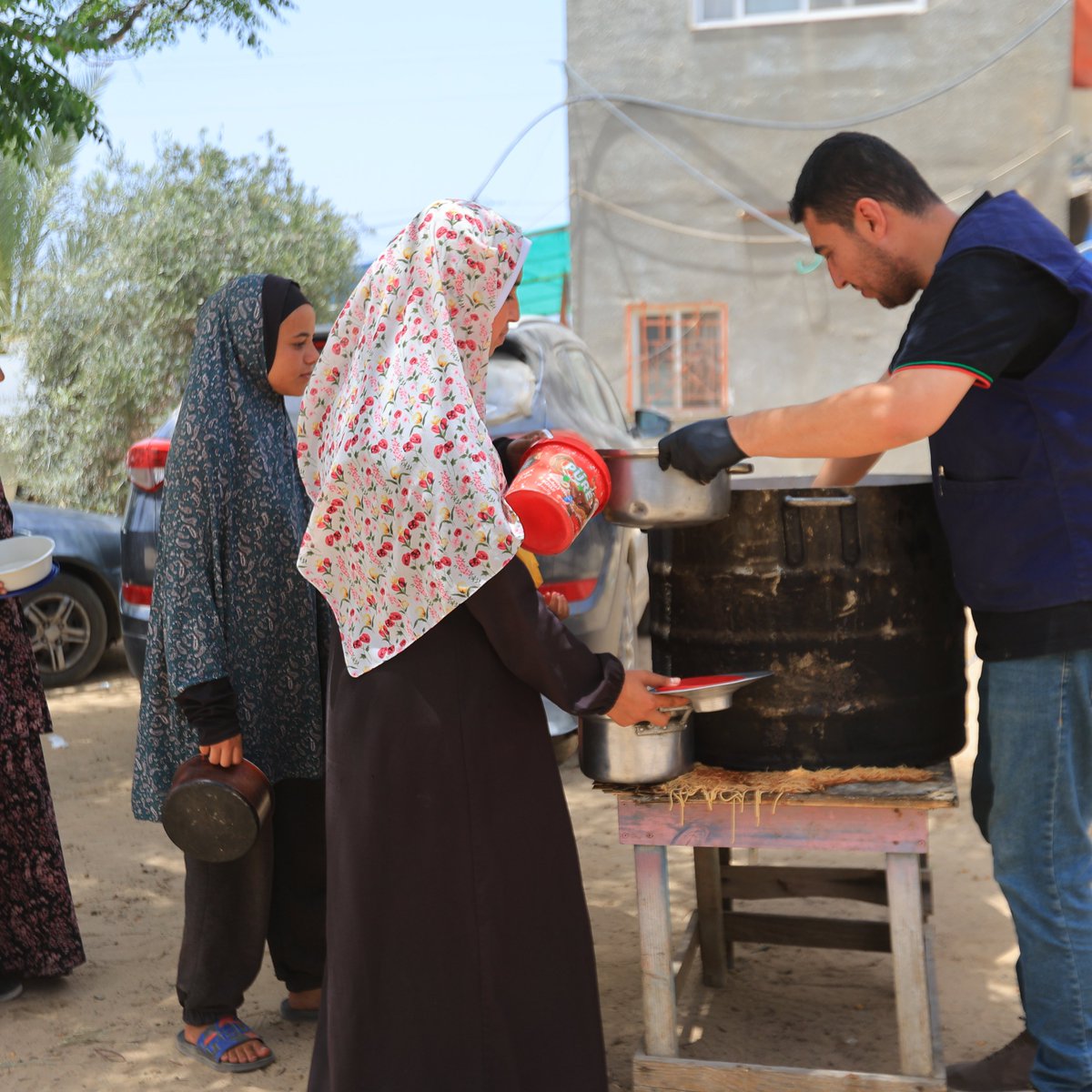 🔴 #GAZA | Alhamdulillah dal 7 di ottobre il nostro team a Gaza ha distribuito 19.320.191 pasti caldi e pronti agli sfollati.

Le vostre donazioni sono un’ancora di salvezza per la popolazione di Gaza in questi mesi.

Dona ora 👉🏼 bit.ly/3twcPnB