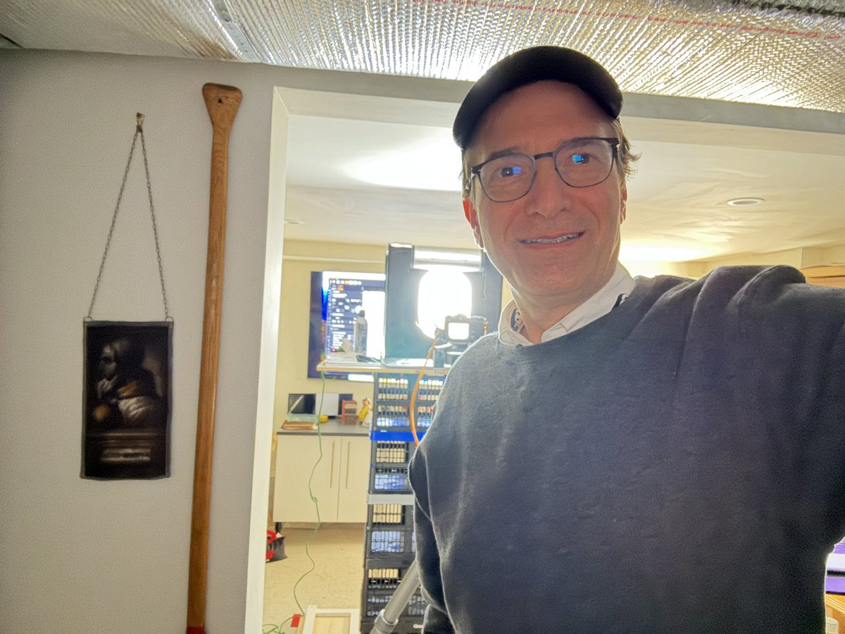 Pixeum's tweet photo. Life is stories. We are defined and motivated by our stories. Whether a piece of art, a movie, a sporting event, a ballet, a book, an article, an excursion, we see the world through stories. At Pixeum, we help people tell stories with their artwork and artifacts. https://t.co/Wee1CdudWg