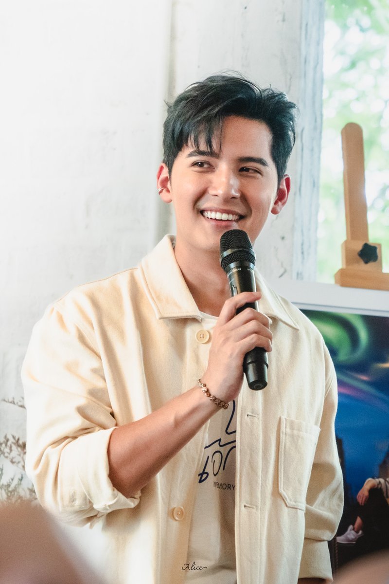 OoRisAliceoO's tweet photo. เป็นทุกอย่างให้คุณแล้วนักข่าวพิธีกรนักร้องนักแสดง  พบกับพี่แคน อติรุจในบทหมอเคียวเรื่องทรงจำในอักษร  ซีรีย์ Feel Good มีแค่ 6 ตอนเท่านั้นเองทาง WeTV ทุกคนลองไปดู  เนื้อเรื่องมันดีมากจริงงง 🥹

@CanAtirut
#แคนอติรุจ
#CanAtirut
#ทรงจำในอักษร 
#studiosayyes 
#FTmemorymeetstheletters https://t.co/9ASgR4oloa