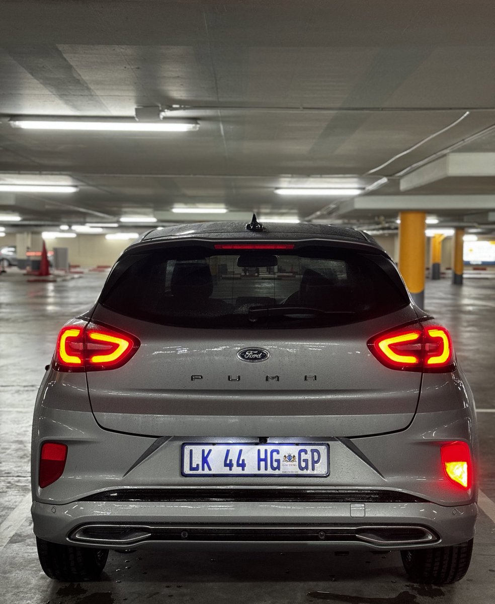 mtura712's tweet photo. With LED taillights, with nomenclature “PUMA” that runs across the powered and remotely controlled with leg gesture opening tailgate,with chrome look accents and gloss black on rear bumper. @FordSouthAfrica  @Ford  #FordPumaSTLine Vignale. https://t.co/Y5XJF0Amig