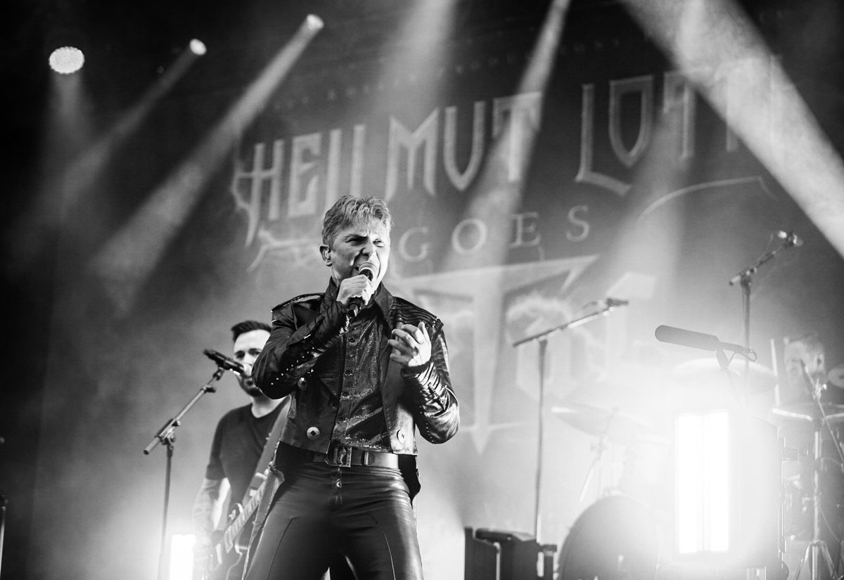 deanXphoto's tweet image. @helmutlotti07 op #kampknalt was 1 van de coolste shows die ik ooit geschoten heb. Wat een held is de man.