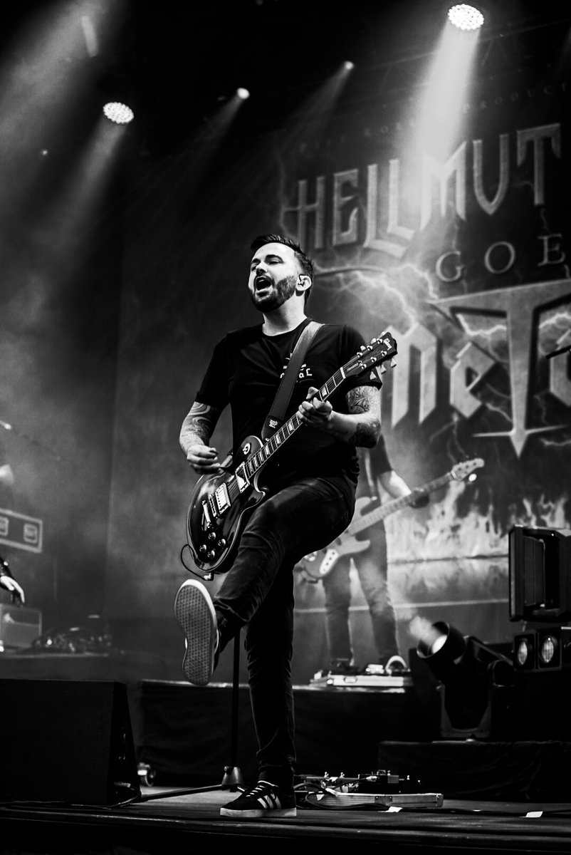 deanXphoto's tweet image. @helmutlotti07 op #kampknalt was 1 van de coolste shows die ik ooit geschoten heb. Wat een held is de man.