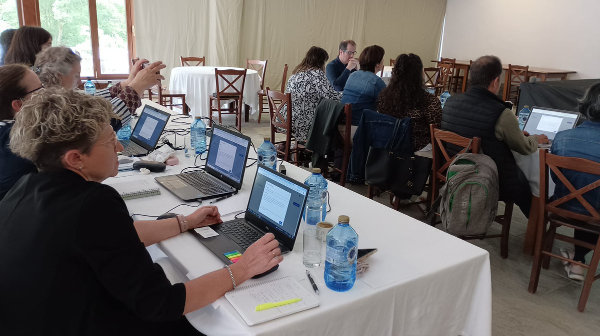 ‼️ 4ª sesión #LabOnTour
📍 Hoy #Etxalar

Hemos aterrizado en el norte de #Navarra para seguir aprendiendo sobre nuevas herramientas tecnológicas, de forma práctica y generando redes de contacto

Quedan 2 sesiones: Irurtzun y Ochagavía, ¡apúntante! 🔽
turismoprofesional.navarra.es/es/lab-on-tour