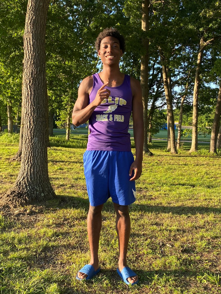 Islip_Athletics's tweet photo. Kaiden White ran a qualifying time in the boys’ 200-meter race, earning him a well-deserved spot to compete at the State Championships. Kaiden also broke the school’s 200-meter record! Congratulations, Kaiden on this achievement &amp; best of luck at the State Championships! https://t.co/OODqZ7GjyG