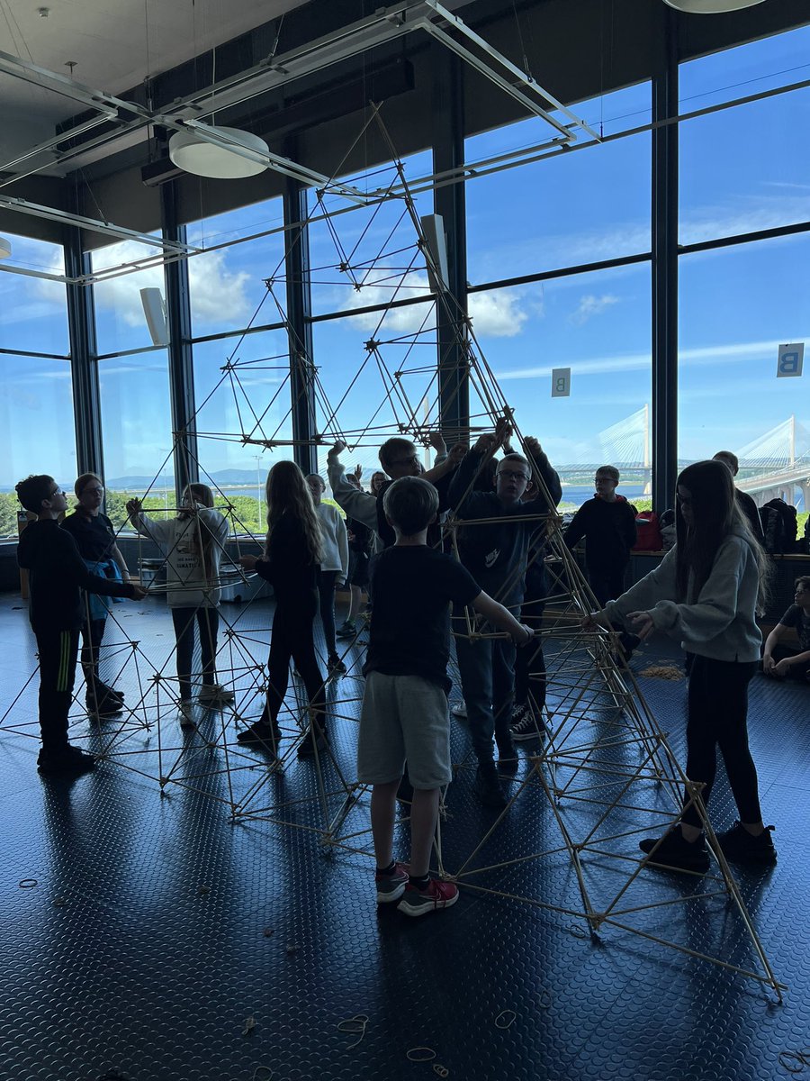 East Calder Primary School tweet media