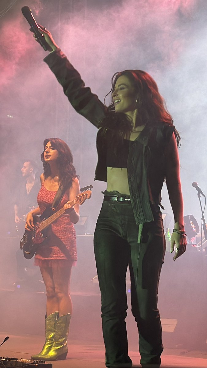 hpe2003's tweet image. First time seeing @findingfletcher what a great show!