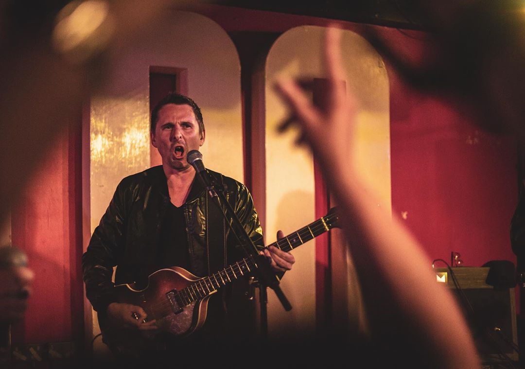 maria_nero's tweet photo. Jun 3 2019 #JadedHeartsHistory @thejadedheartsclub performed a charity gig at the @100clublondon for @sschospices
Photos: @jamie_macmillan_photos
#MattBellamy #JamieDavis #SeanPayne #GrahamCoxon #NicCester #ChrisCester #MilesKane https://t.co/L0Z4LsEy2M