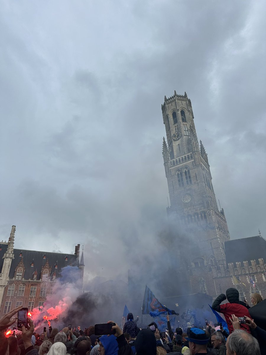 FrammoutB's tweet photo. @Thomas810701 @historyinmemes Bruges is always pretty 🔵⚫️ https://t.co/ODxNA7xDSs