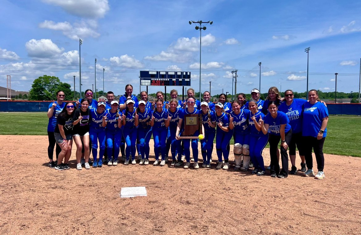 Thrilled for my athletes from HSE! Way to go, ladies—just one more to go! If you're there, you might as well win it all! 🏆💙🥎 <a href="/AlexKiemeyer/">Alex Kiemeyer</a> <a href="/AvaKiemeyer/">Ava Kiemeyer</a> <a href="/justice_addy/">Addy Justice</a> <a href="/MakBurlingame24/">Makena Burlingame</a>