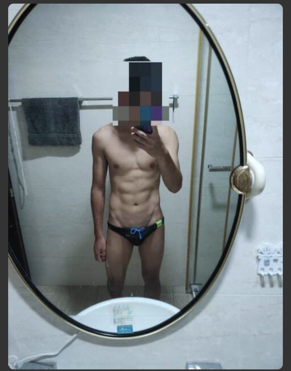 galonever_'s tweet photo. POV:放一張以前沒在吃飯的樣子 https://t.co/s977t1iZHK