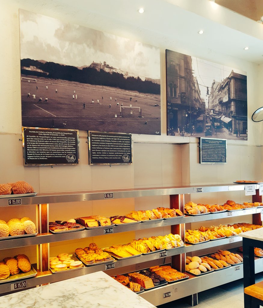 CarloJacu's tweet photo. Todo muy rico 😋🤤🍞🥐 
Pastelera Madrid en la CDMX 
#PanaderiaDe1939 🧑🏻‍🍳😋🍞 https://t.co/EErVNZE9bY