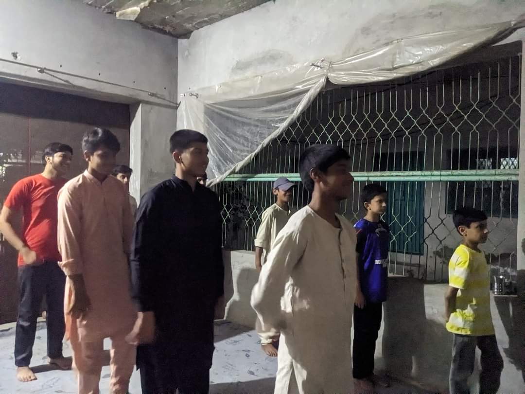 ISO_Pak_Lhr's tweet photo. آئی ایس او لاہور ڈویژن مرید کے یونٹ میں ایک رات اسکاؤٹنگ کے نام کا اہتمام کیا جس میں سابق مرکزی سنیر نائب صدر برادر فخر نقوی اور اسٹنٹ چیف اسکاؤٹ برادر رافع نے شرکت کی دوستان کو اسکاؤٹنگ سرگرمیاں کروائی۔

#ISOPakistan
#IMC_LHR
#ImamiaScout
#معنویت_و_بصیرت https://t.co/kt1SfrcRh7