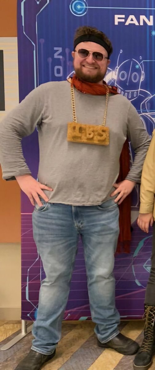 KetchamDylan's tweet image. Went to Phoenix Fanfest with friends and cosplayed Heav-E Jay as requested by @DrawfeeShow