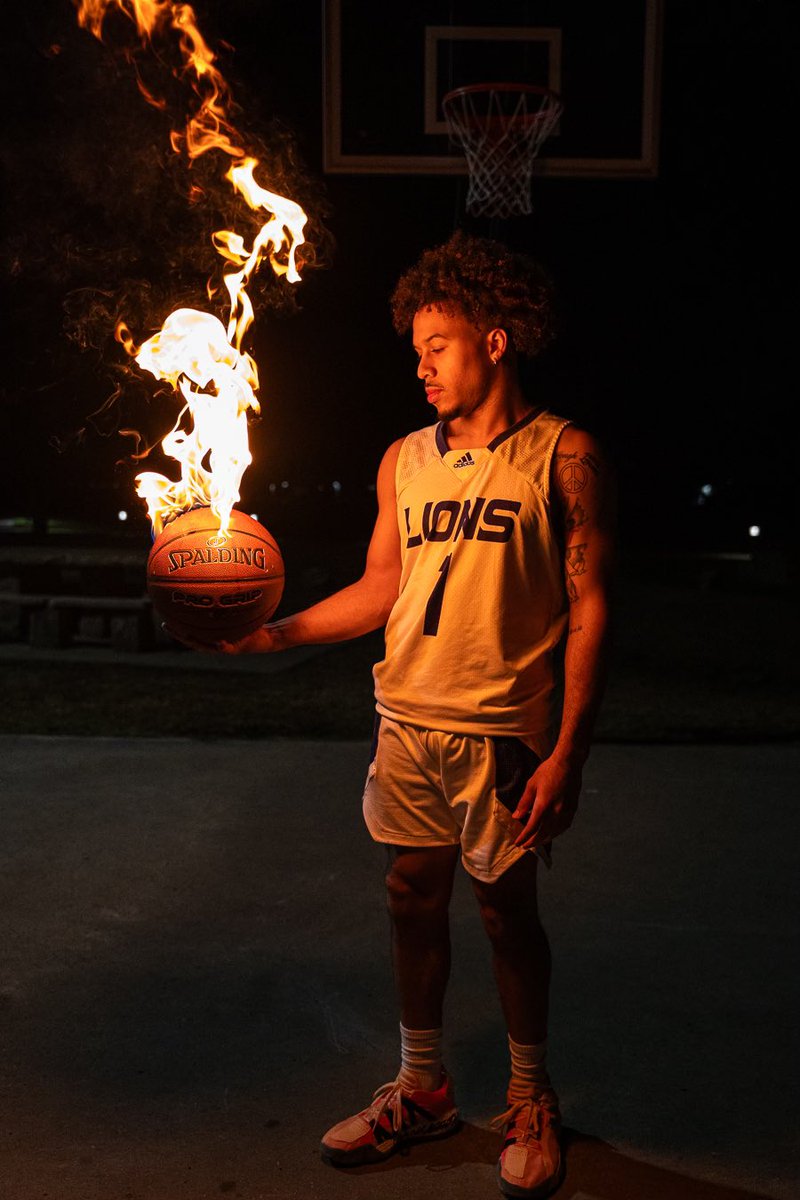 chefdavis23's tweet photo. 🏀 SAGU campus highlights

🍔 Chick-fil-A, 🥯 Einstein’s Bagels, &amp; a nutritionist
🏀 3 basketball courts, 🏋️‍♂️ 2 weight rooms, &amp; top sports medicine staff
🏨 New hotel-style dorms
💜 Town loves our team
🏙️  29 mins to Downtown Dallas, 37 mins to Fort Worth https://t.co/n1JQSUREry