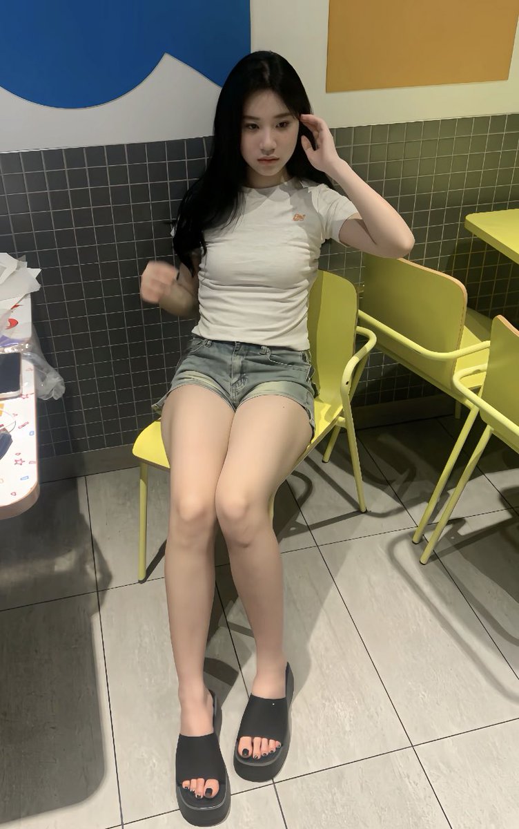 o93046's tweet photo. 这么多贱狗要求妈妈发照片想对着妈妈的脚趾看着妈妈的���睛撸射那就满足一下你们这群废物吧 想被妈妈羞辱到喷出来吧
#四爱 #射屏 #合照 #晨勃 #鉴屌 #寸止 #压榨 #控射 #控精 #龟头责 #红绿灯 #插马眼 #露出任务 #露出挑战 #贱狗 #公狗 #女王 #女s #女主 #女攻 #男m https://t.co/b5TTgsXraK