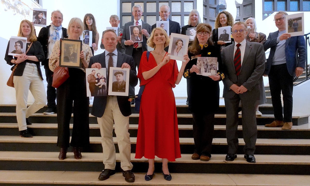 Londres, Institut Français
A l’invitation de Madame Hélène Duchêne, ambassadrice de France en Grande-Bretagne, 200 spectateurs ont assisté le 31 mai dernier à la projection spéciale de :
« The Resistance, on his Majesty ’s service »

#DDAY80 #EC120 #SOE #specialsquadrons #WW2