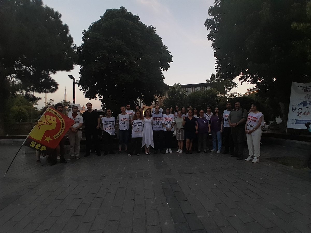 İstanbul | Eğitim nöbetimizin 9. gününde @sesgenelmerkezi, @SEPmedya, Tipli Kadınlar ve PDD nöbet alanımıza gelerek ziyarette bulundu. ◼️YaşasınDayanışma #EğitimNöbetindeyiz