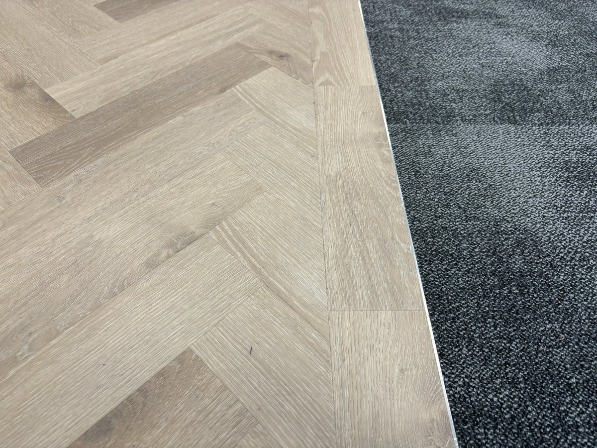 siteform_f's tweet image. Nice visit to one of our sites in Chester this one is installing PlusFloor herringbone LVT and carpet tiles.
Will post some completion pics when done.
