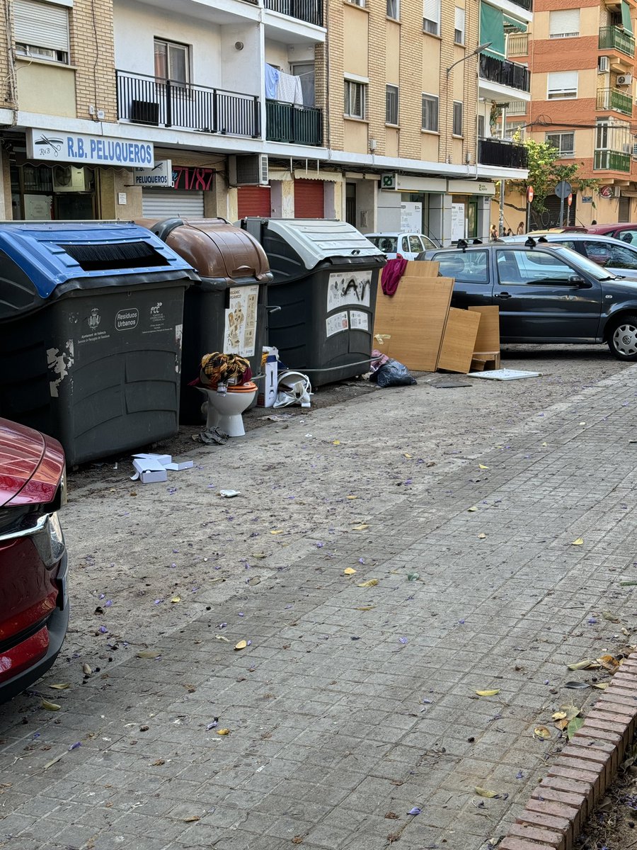 Agustin (@agustindiez) on Twitter photo Confirmat, l’alcaldesa de València <a href="/mjosecatala/">María José Catalá</a> ha abandonat Torrefiel, la setmana passada 10 dies Uralita al cantó Erudit Pagés i Alcanyís, aquesta un vàter uns metres cap allà <a href="/sergicampillo_/">Sergi Campillo #VLC 💚🇵🇸🏳️🌈🏳️⚧️</a> i un fum de merda. Cada dia merda de gos a la porta del IES #Torrefiel #catala #merda. Confirmat, l’alcaldesa de València <a href="/mjosecatala/">María José Catalá</a> ha abandonat Torrefiel, la setmana passada 10 dies Uralita al cantó Erudit Pagés i Alcanyís, aquesta un vàter uns metres cap allà <a href="/sergicampillo_/">Sergi Campillo #VLC 💚🇵🇸🏳️🌈🏳️⚧️</a> i un fum de merda. Cada dia merda de gos a la porta del IES #Torrefiel #catala #merda.